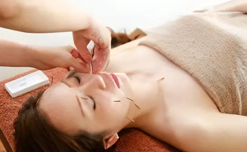 顔のたるみに美容鍼| 西宮北口・甲子園口エリアの【ちゅら鍼灸院】SP