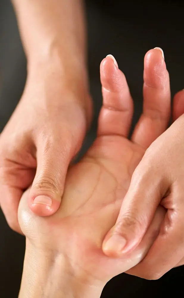 ハンドマッサージでリラックスPC