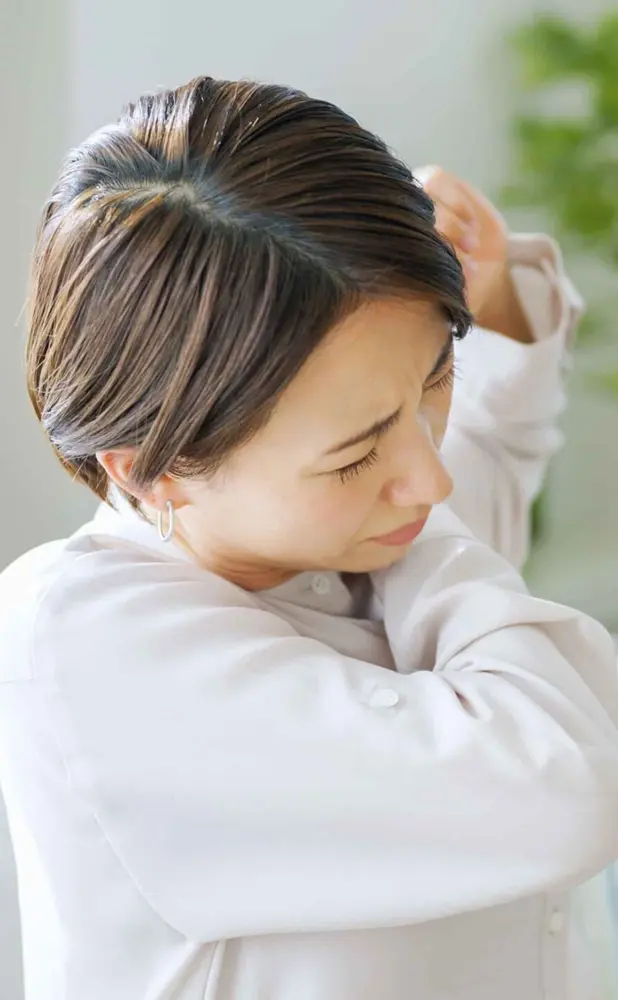 四十肩・五十肩は自然に治る？放置してはいけない理由PC